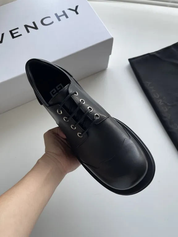 Givenchy Shoe 